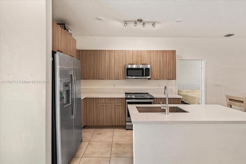 Picture of 4636 NW 84Th Ave # 13, Doral FL 33166