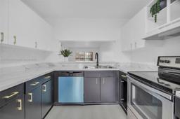 Picture of 7418 N Devon Dr # 202, Tamarac, FL 33321