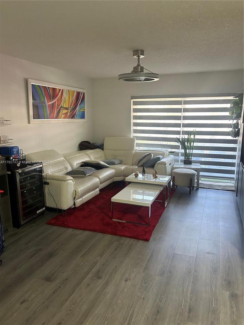Picture of 1250 SW 113Th Ter # 102, Pembroke Pines FL 33025