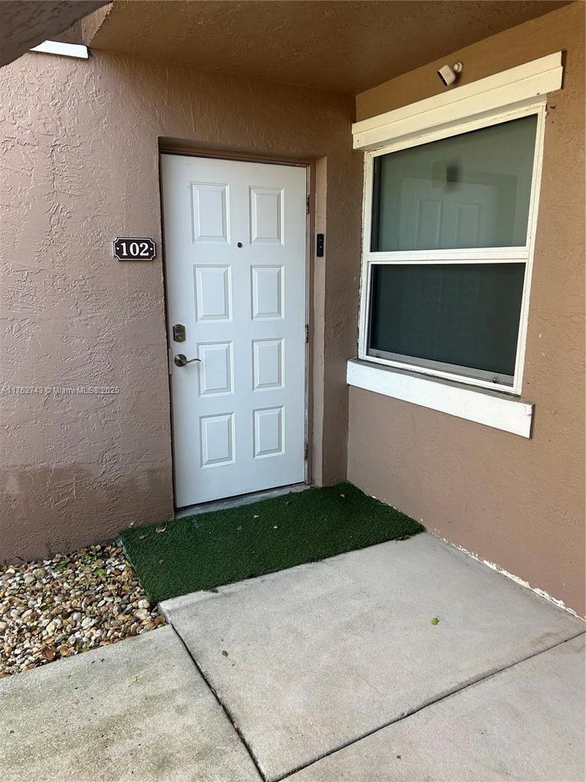 Picture of 1250 SW 113Th Ter # 102, Pembroke Pines FL 33025