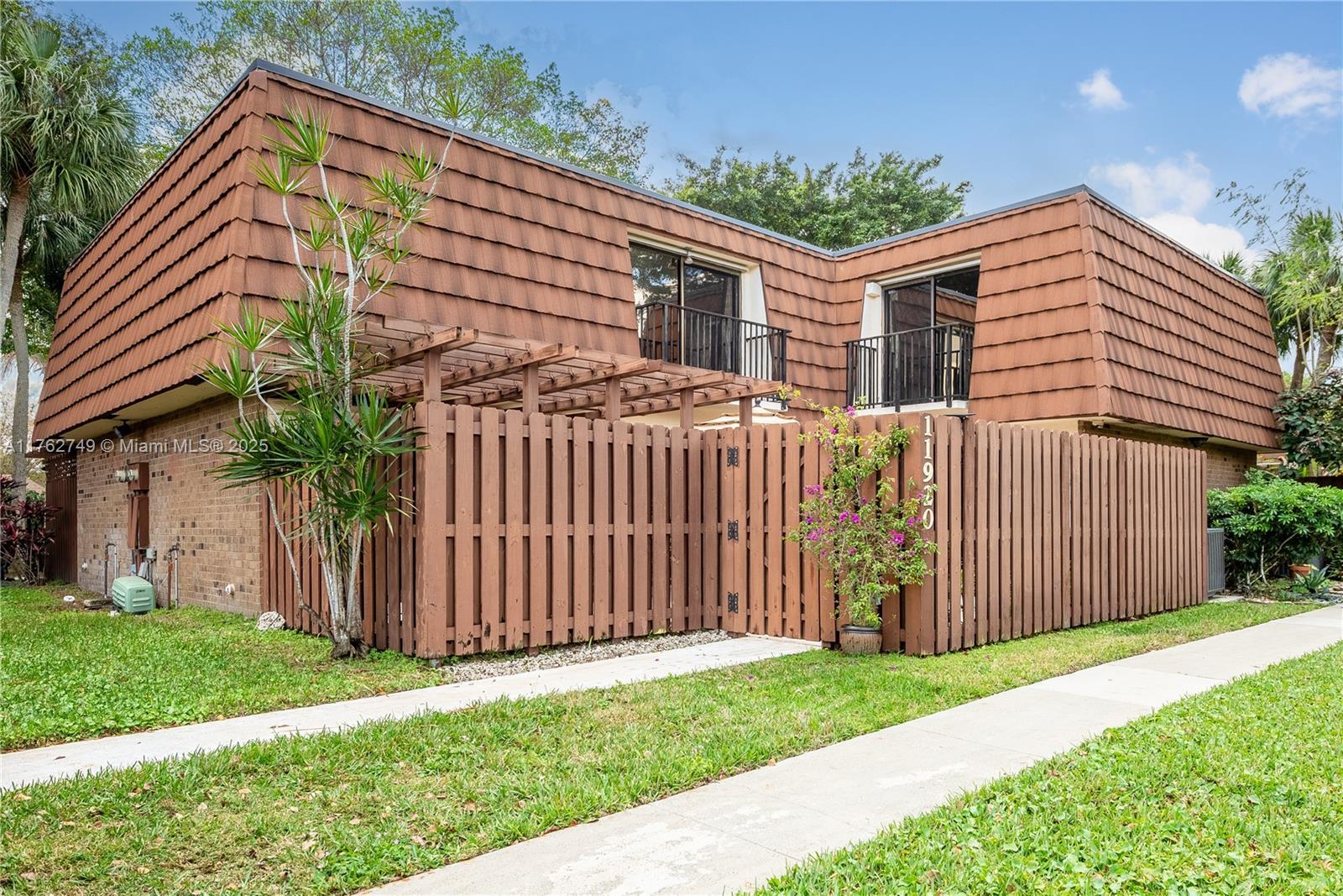 Picture of 11920 SW 9Th Mnr # 11920, Davie, FL 33325