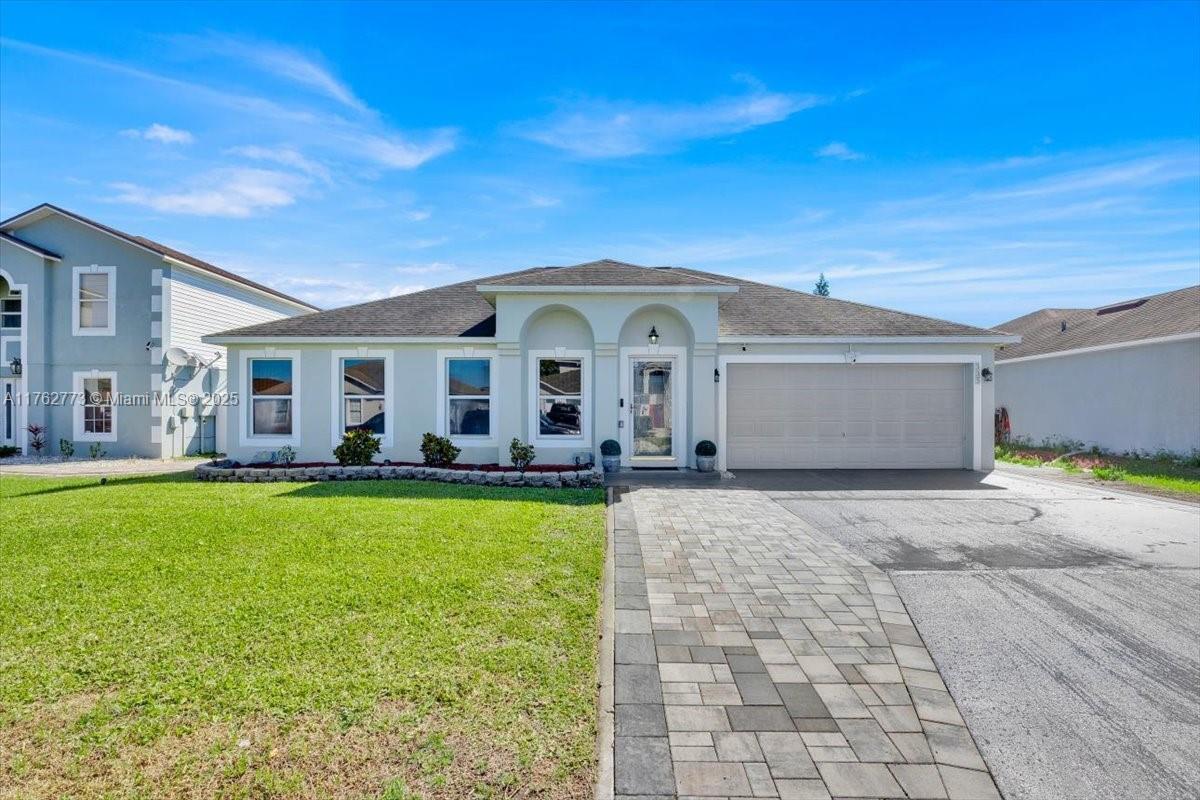 Picture of 335 Ashford Dr, Davenport, FL 33837