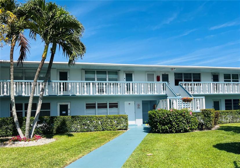 Picture of 59 Berkshire C # 59, West Palm Beach FL 33417