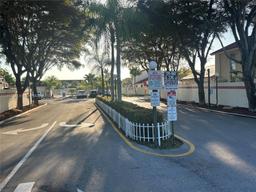 Picture of 2412 San Remo Cir, Homestead, FL 33035