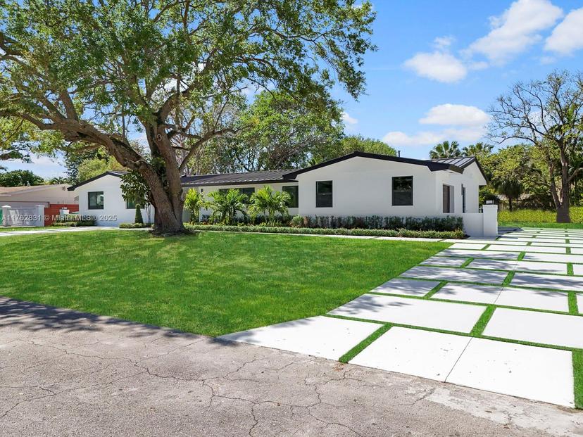 Picture of 16610 SW 82Nd Ct, Palmetto Bay FL 33157