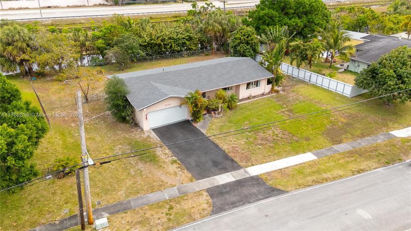Picture of 5791 Pine Ter, Plantation FL 33317