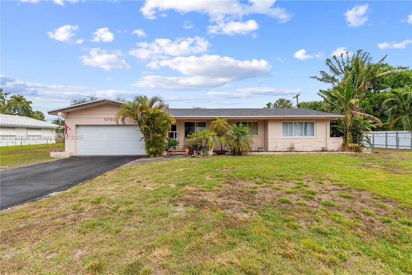 Picture of 5791 Pine Ter, Plantation FL 33317