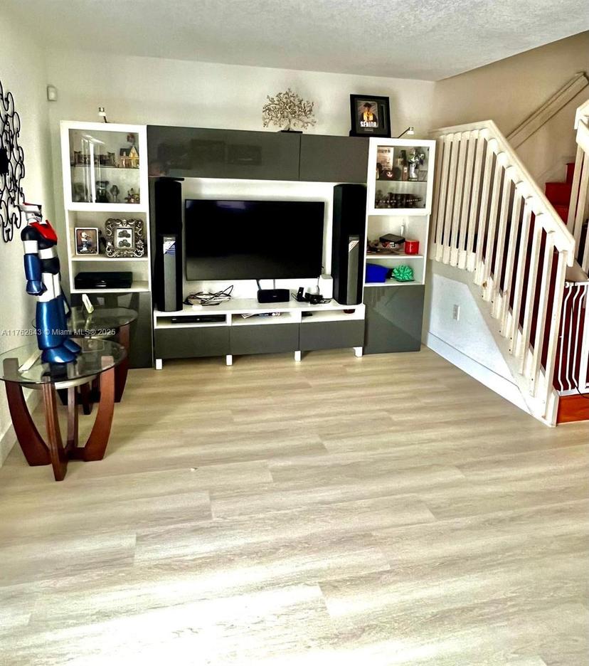 Picture of 11512 NW 48Th Ter, Doral FL 33178