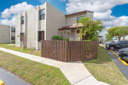 Picture of 9950 NW 9Th St Cir # 204, Miami, FL 33172