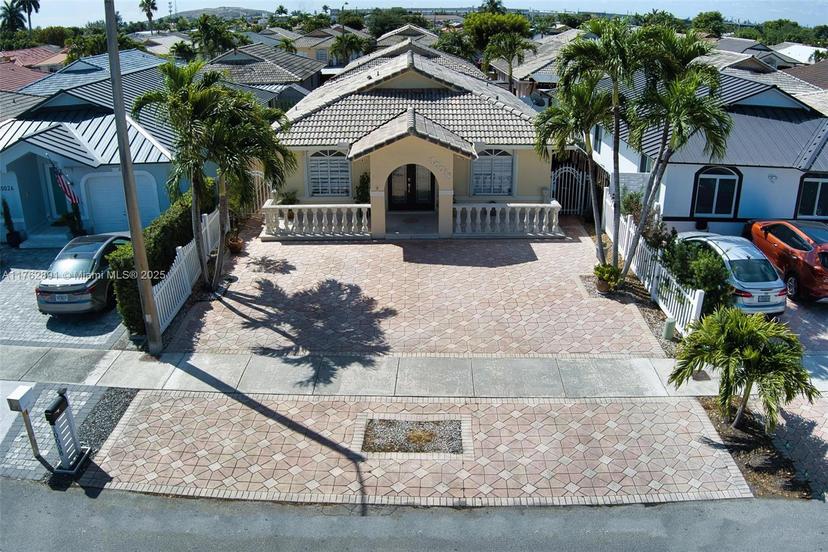 Picture of 10038 NW 127Th Ter, Hialeah Gardens FL 33018