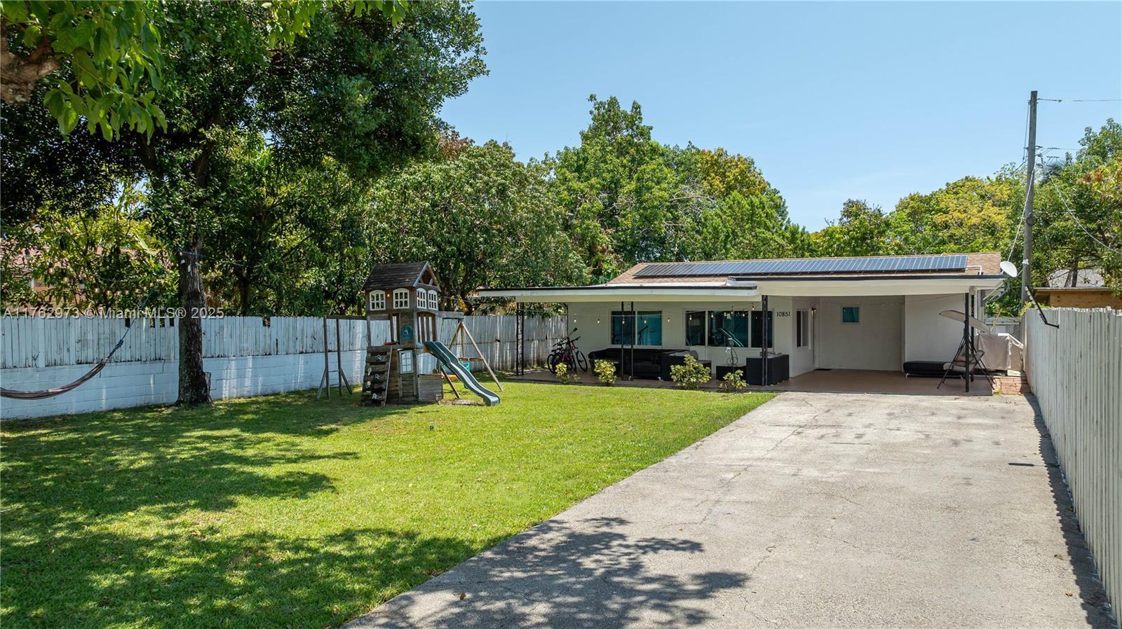 Picture of 10851 NE 2Nd Ct, Miami, FL 33161