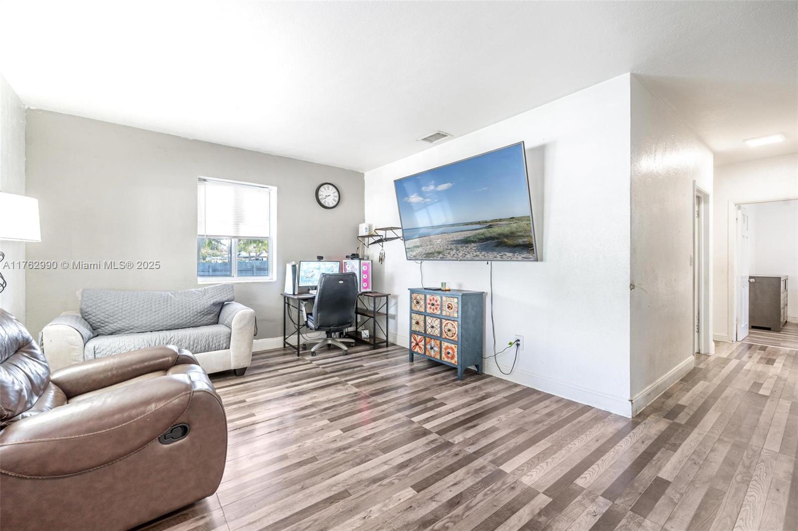 Picture of 1000 NW 114Th St, Miami, FL 33168