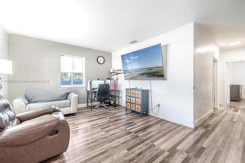 Picture of 1000 NW 114Th St, Miami FL 33168