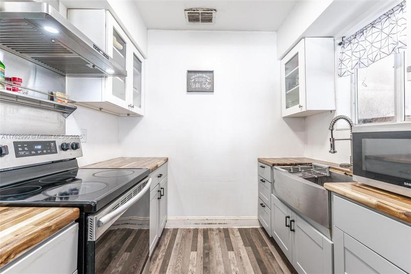 Picture of 1000 NW 114Th St, Miami FL 33168