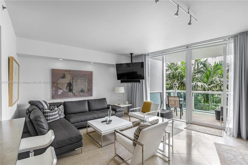 Picture of 1000 S Pointe Dr # 506, Miami Beach FL 33139
