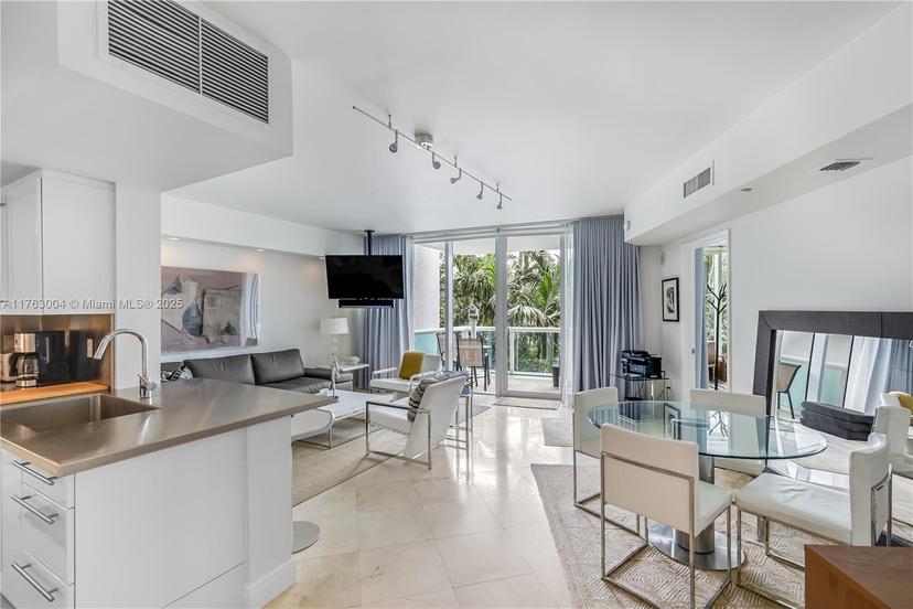 Picture of 1000 S Pointe Dr # 506, Miami Beach FL 33139