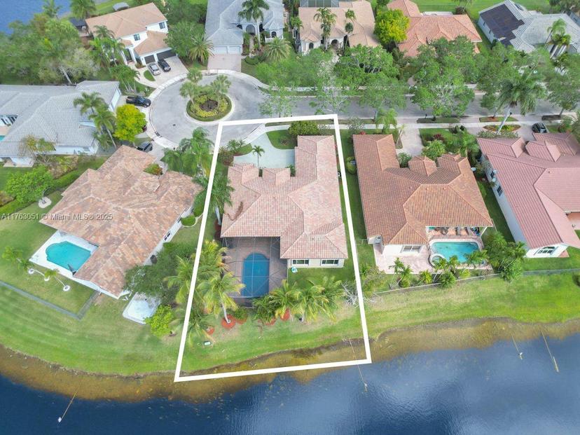 Picture of 2715 Edgewater Court, Weston FL 33332