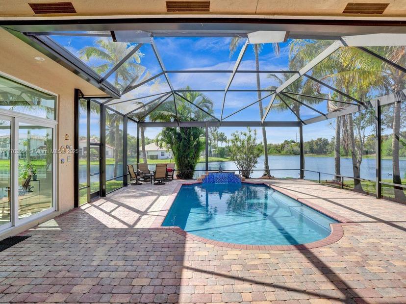 Picture of 2715 Edgewater Court, Weston FL 33332