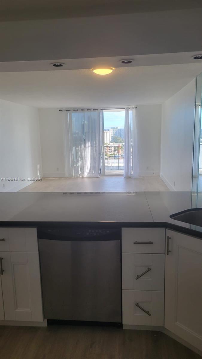 Picture of 427 Golden Isles Dr # 11F, Hallandale Beach FL 33009