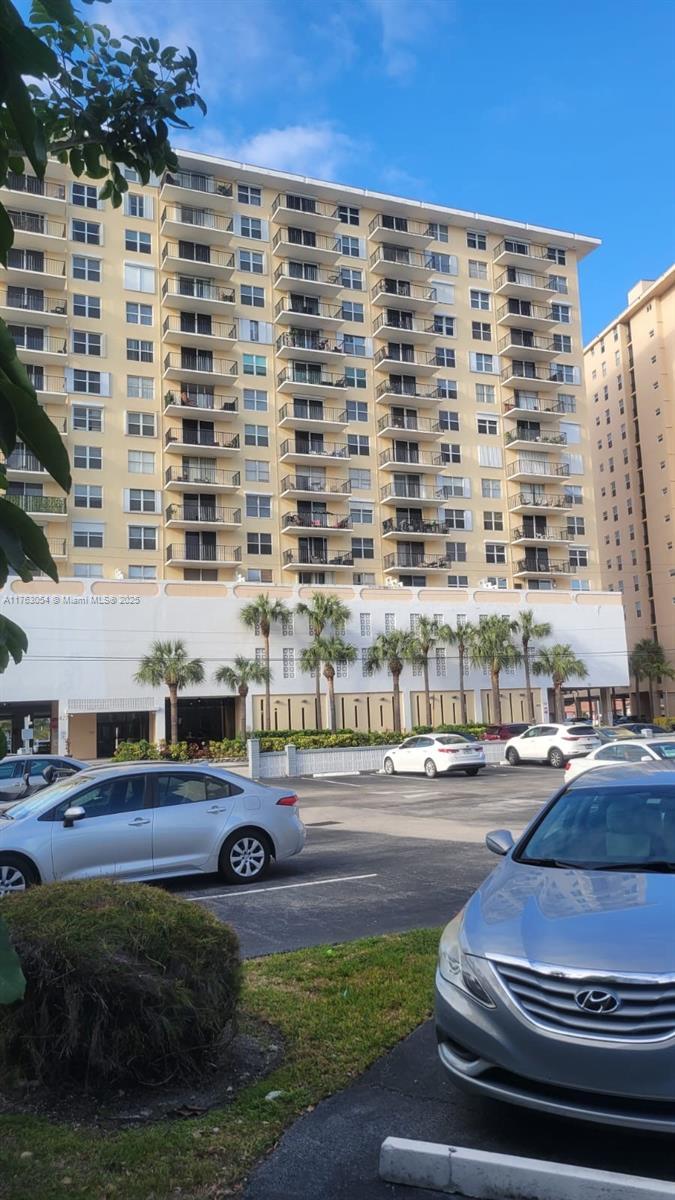 Picture of 427 Golden Isles Dr # 11F, Hallandale Beach FL 33009
