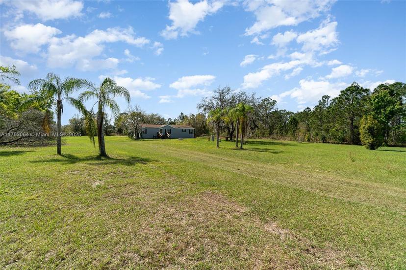 Picture of 7322 Groveland Farms Rd, Other City - In The State Of Florida FL 34736