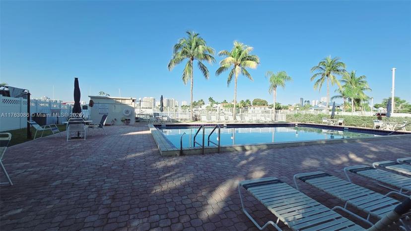 Picture of 2821 N Miami Beach Blvd # 4F, North Miami Beach FL 33160