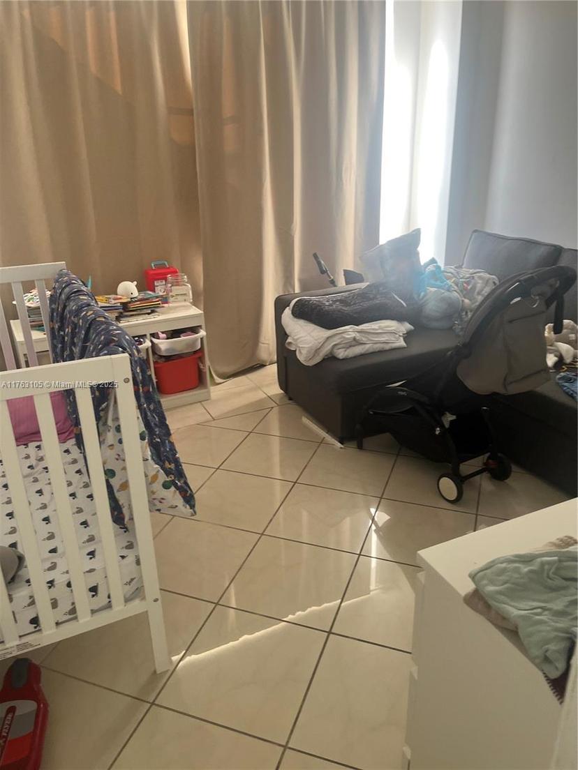 Picture of 4101 Pine Tree Dr # 616, Miami Beach FL 33140