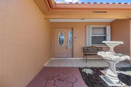 Picture of 19826 W Lake Dr, Hialeah, FL 33015