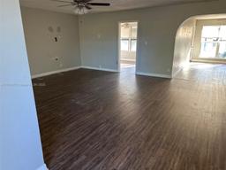 Picture of 518 Crescent Dr, Lake Park, FL 33403