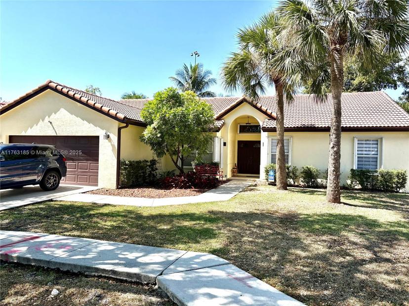 Picture of 19922 NW 88Th Ave, Hialeah FL 33018