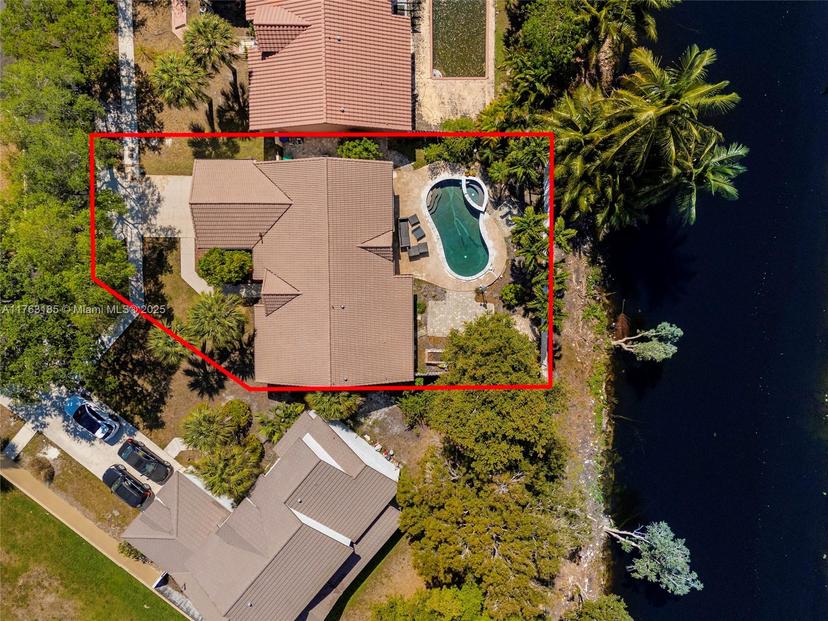 Picture of 19922 NW 88Th Ave, Hialeah FL 33018