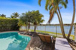 Picture of 1270 Beacon Cir, Wellington, FL 33414