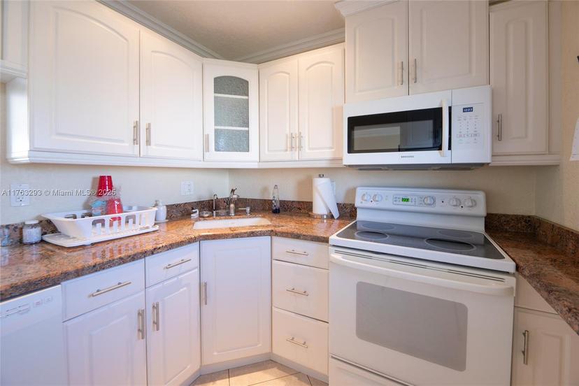 Picture of 400 NE 14Th Ave # 518, Hallandale Beach FL 33009