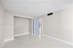 Picture of 20335 W Country Club Dr # 1509, Aventura, FL 33180