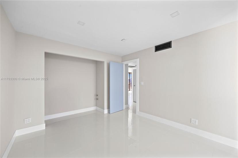 Picture of 20335 W Country Club Dr # 1509, Aventura FL 33180