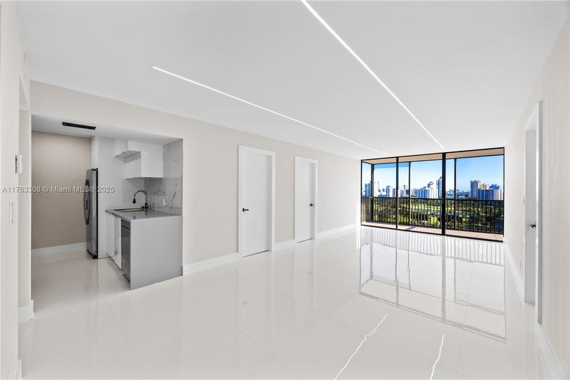 Picture of 20379 W Country Club Dr # 1938, Aventura FL 33180