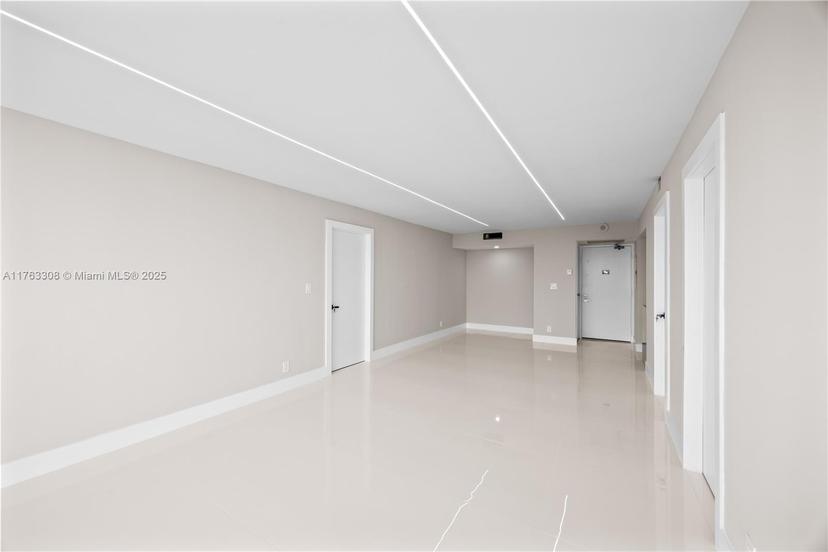 Picture of 20379 W Country Club Dr # 1938, Aventura FL 33180