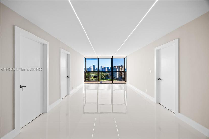 Picture of 20379 W Country Club Dr # 1938, Aventura FL 33180