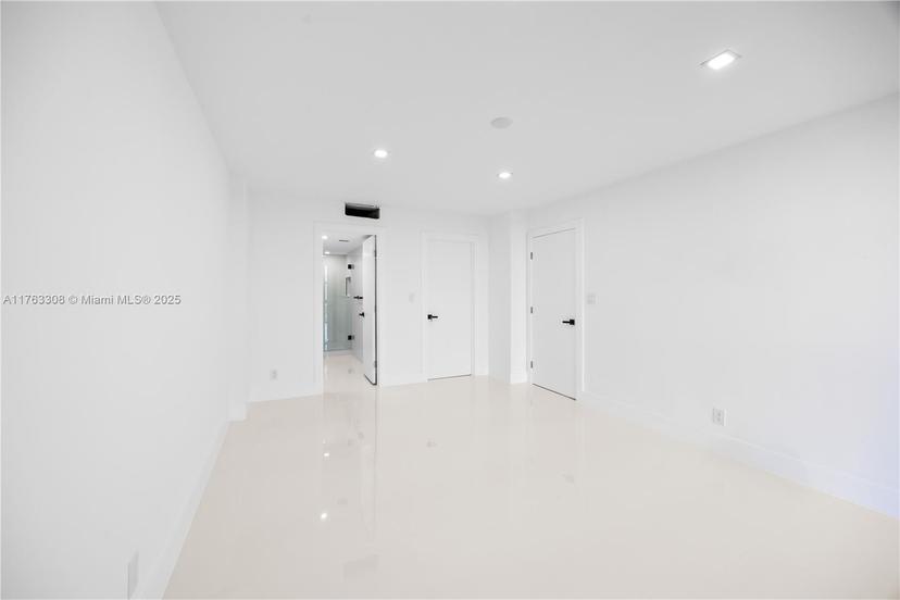 Picture of 20379 W Country Club Dr # 1938, Aventura FL 33180