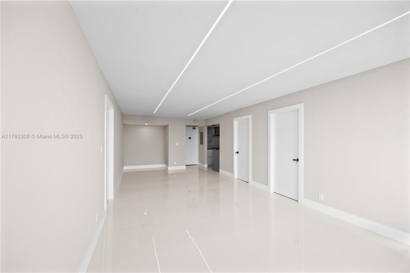 Picture of 20379 W Country Club Dr # 1938, Aventura FL 33180