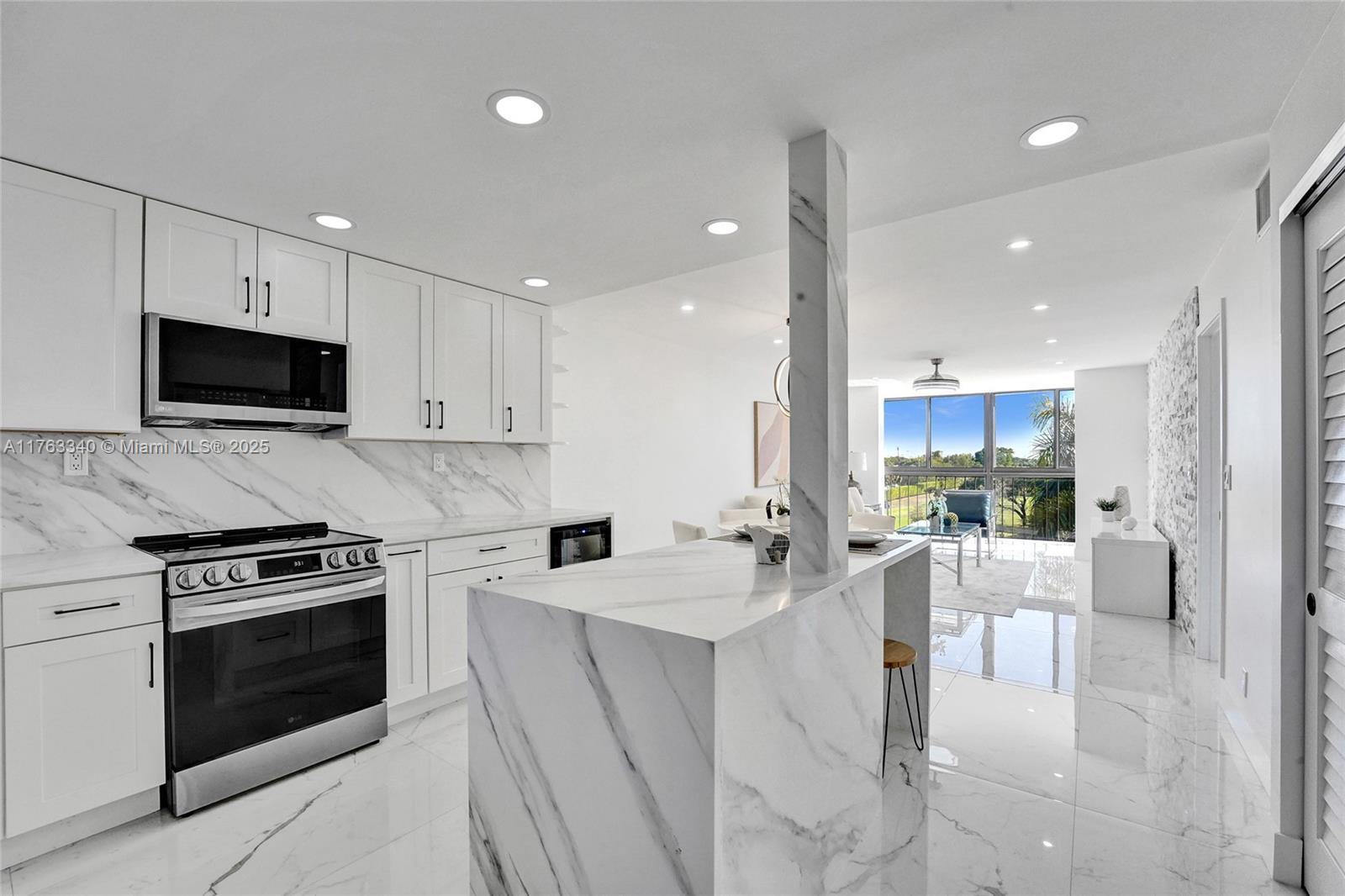 Picture of 8900 Washington Blvd # 506A, Pembroke Pines, FL 33025