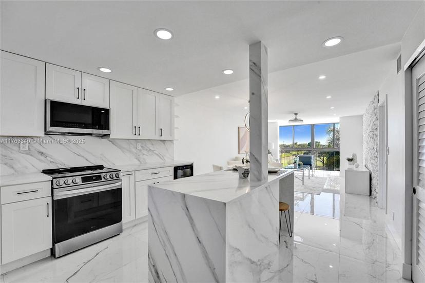 Picture of 8900 Washington Blvd # 506A, Pembroke Pines FL 33025