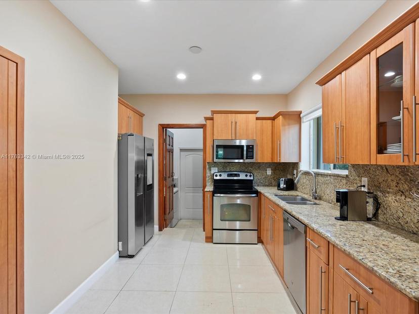 Picture of 9457 Carlyle Ave, Surfside FL 33154