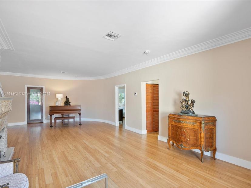 Picture of 9457 Carlyle Ave, Surfside FL 33154