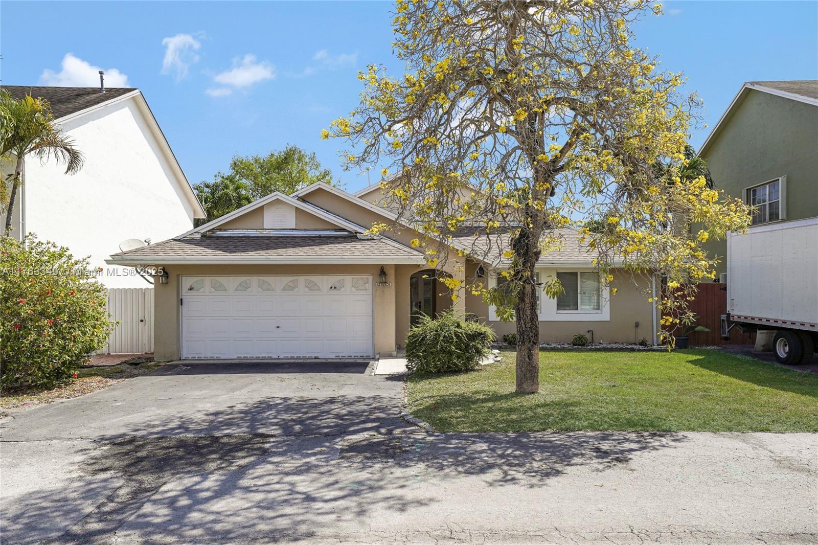 Picture of 19081 NW 77Th Ct, Hialeah, FL 33015