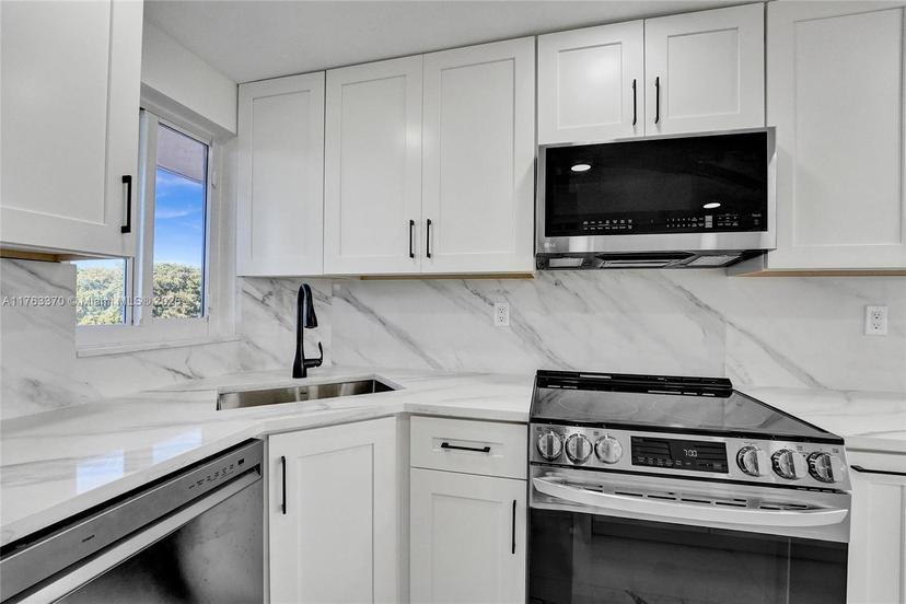 Picture of 8900 Washington Blvd # 416, Pembroke Pines FL 33025