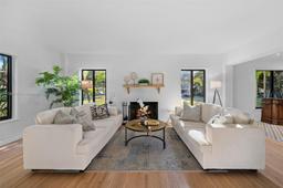 Picture of 390 NE 93 St, Miami Shores, FL 33138
