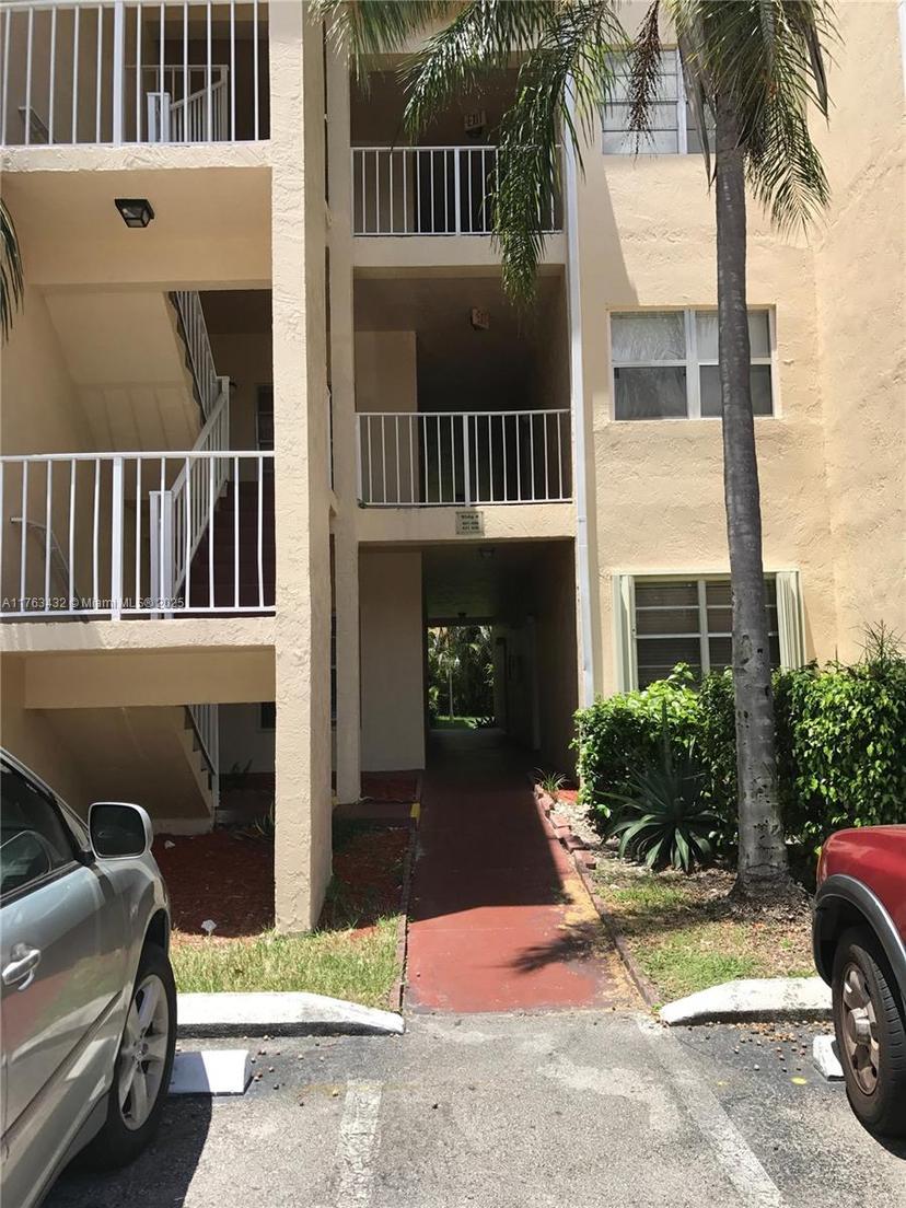 Picture of 15315 SW 106Th Ter # 404, Miami FL 33196