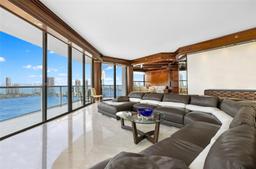 Picture of 4000 Island Blvd, Aventura, FL 33160