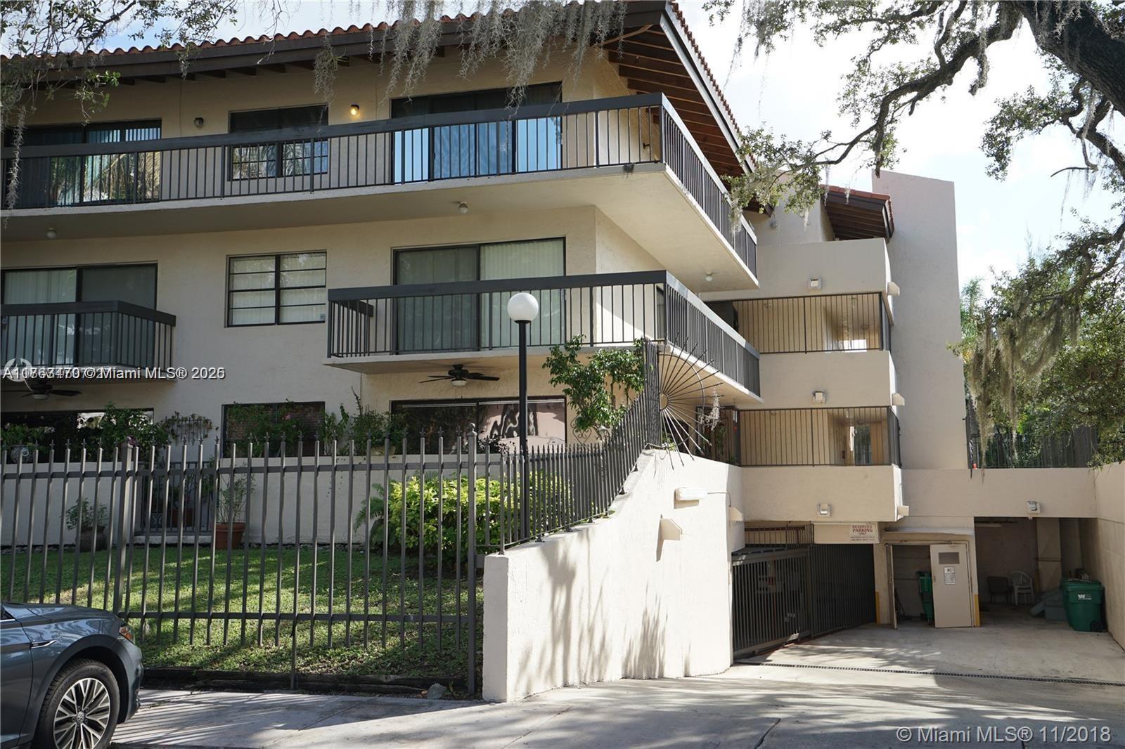 Picture of 5201 Orduna Dr # 12, Coral Gables, FL 33146